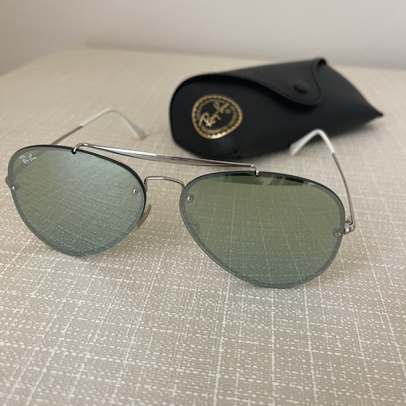 Ray Ban Mirrored Aviator Sunglasses - Picture 2 of 3
